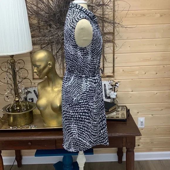 Black and white dress - Picture 6 of 12